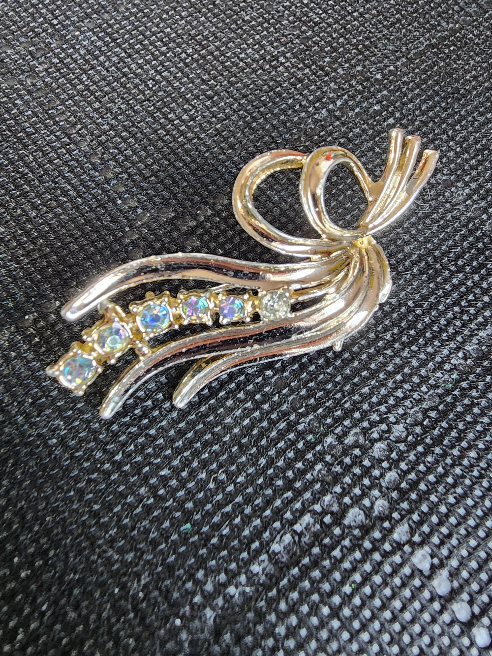 Vintage Lisner Silver Ribbon Crystal Spray Brooch - Women Jewelry